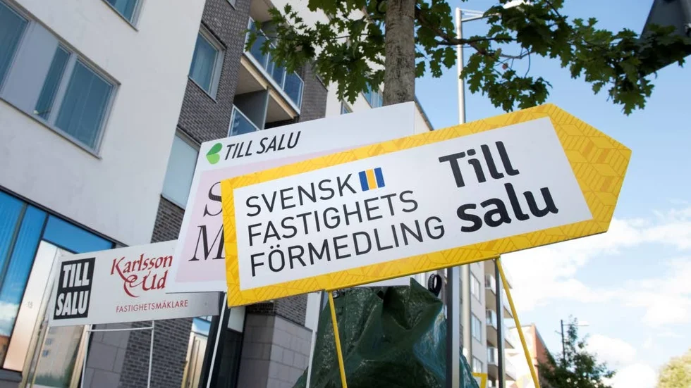Bostadsmarknaden. Priserna stiger mot himlen, skuldsättningen likaså.