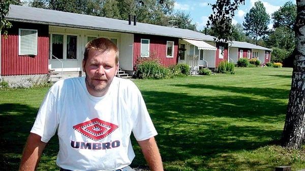 Christer Andersson kan erbjuda studenter radhuslägenheter i Vena. Bland annat här på Stationsvägen där fyra lägenheter är lediga.