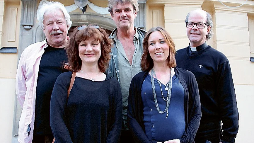 Sven Wollter, Peter Sundberg från Stadsteatern, Staffan Jonsson från Svenska kyrkan/Stadsmissionen, Ulrika Reinholdsson från Riksteatern och Elin Sjögedahl från Stadsmissionens Crossroads.