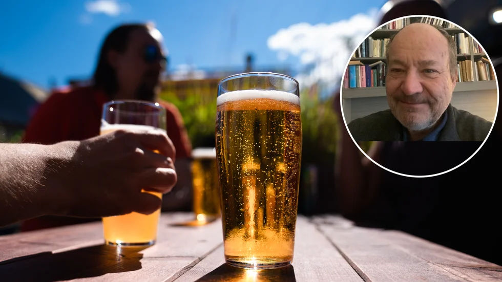 Johan Frostegård, professor i medicin, anser att Socialstyrelsen saknar vetenskapligt stöd för att små mängder alkohol är farligt.