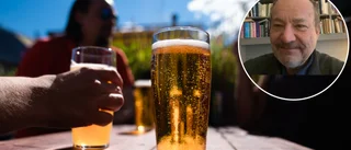 Forskare sågar Socialstyrelsens alkoholråd: "Har gått för långt"