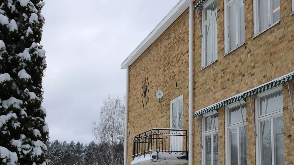 I kväll är det Gullringens invånare som får möta politikerna för att diskutera skolfrågan.