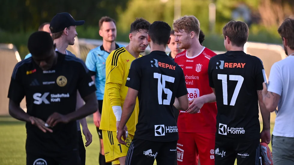 Jonathan Käller tillsammans med de tidigare lagkamraterna.
