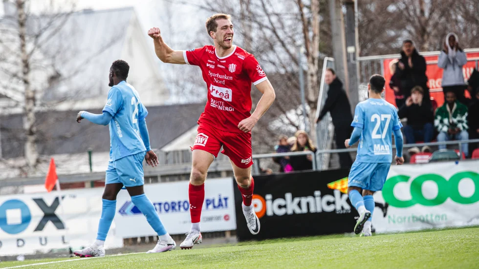 Marcus Fahlgren Hällström gjorde Piteås båda mål i segermatchen.