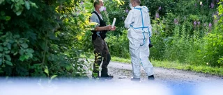 Döda i utbränd bil var britter: "Börjar klarna"