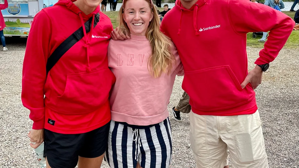 Lina Robertson med Therese Alshammar och Johan Olsson.