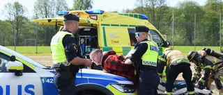 Övningen: Här griper polisen rattfyllo – framför eleverna