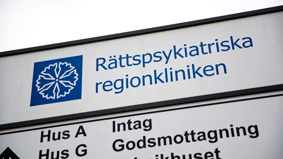 "Det är klart att vi skulle behöva se över vissa av våra arbetssätt" säger Erik Nilzén, chefsläkare på rättspsykiatriska regionkliniken i Vadstena.