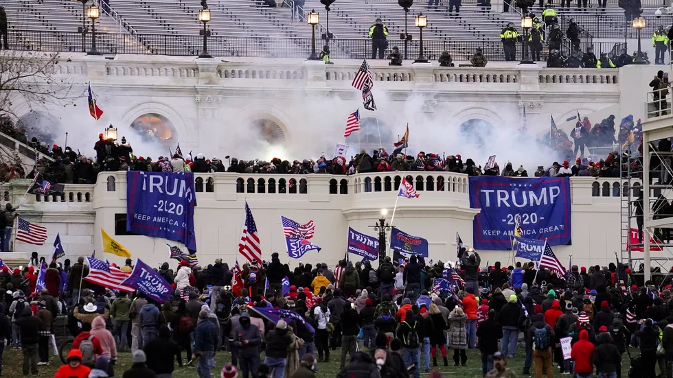 Tjugo år i fängelse får en man som deltog i Trumpanhängarnas stormning av den amerikanska kongressen den 6 januari 2021 och agerade extra våldsamt, enligt domstolen. Arkivbild.