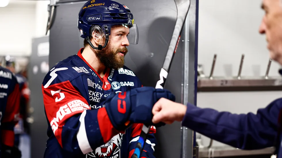 Lagkaptenen Oscar Fantenberg är den stora ledaren i LHC-defensiven.