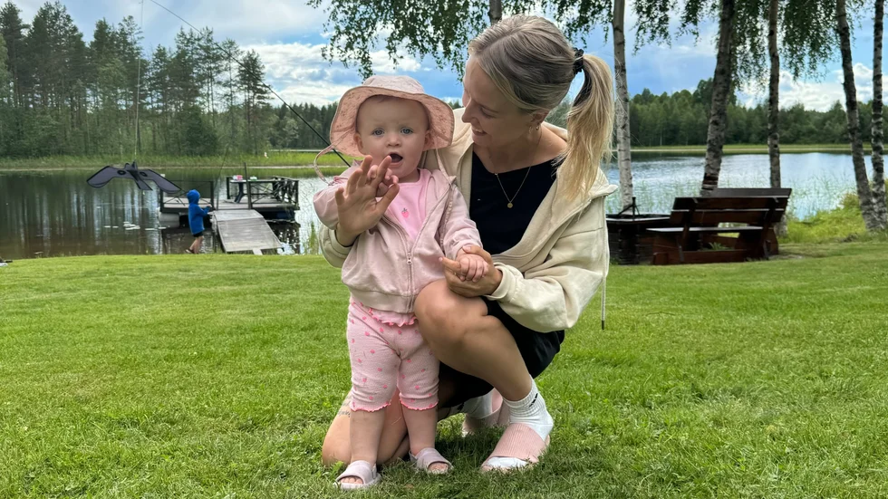 Anna Berglund med dottern Cleo som föddes i april 2023.