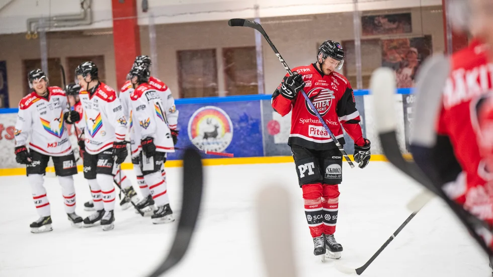 Fredrik Granberg deppar efter att Kiruna IF gått ifrån till 3–0. Piteå reducerade, men inte fler än en gång.