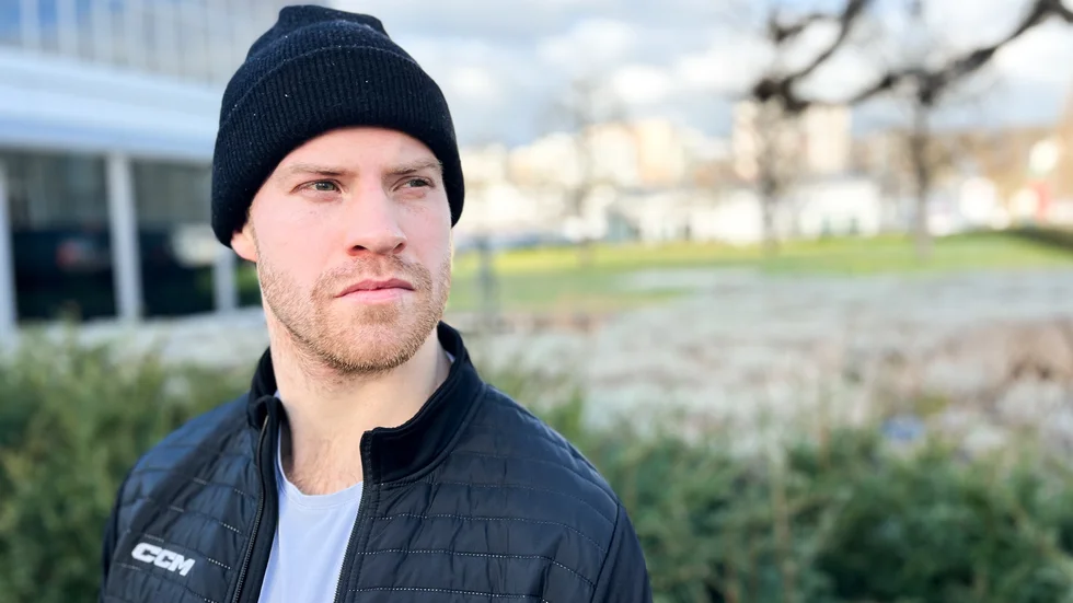 Oscar Lindberg har vunnit två VM-guld och ett SM-guld med moderklubben Skellefteå AIK. Nu hoppas stjärncentern fylla på prisskåpet.