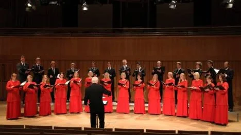 Mikaeli kammarkör bjöd på konsert under ledning av dirigenten  Anders Eby samt fem stundenter från Musikhögskolan som gästdirigerade kören.