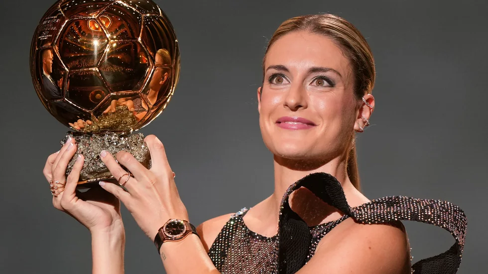 Barcelonas Alexia Putellas är vinnare av Ballon d'Or för andra året i rad.
