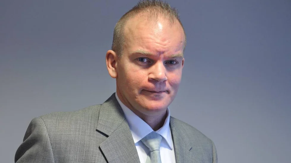 Debatt om självtestare. Lars-Åke Mukka (C), oppositionsråd, anser att landstinget bromsar utvecklingen genom att inte komma till skott i frågan om waranmätare i hemmet.