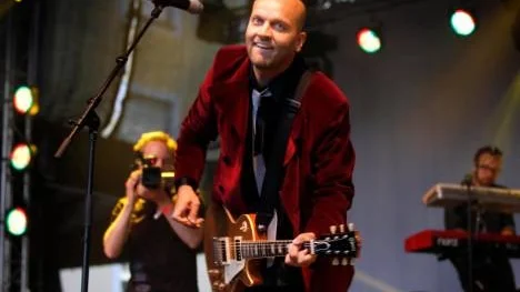 David Myhr vann Svensktoppen som sändes under Kirunafestivalen och får nu tävla i riksfinalen.