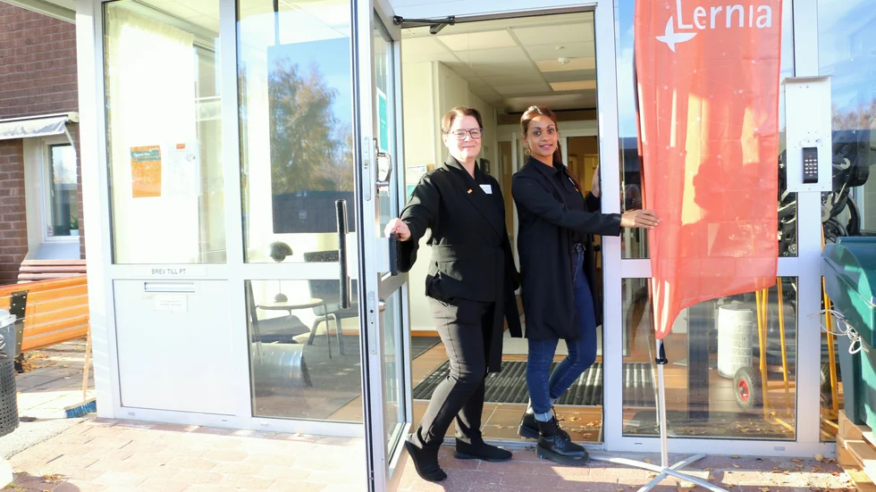 Sara Jonsson och Emma Thall på Lernia i Piteå bjöd in till Öppet hus på måndagen.