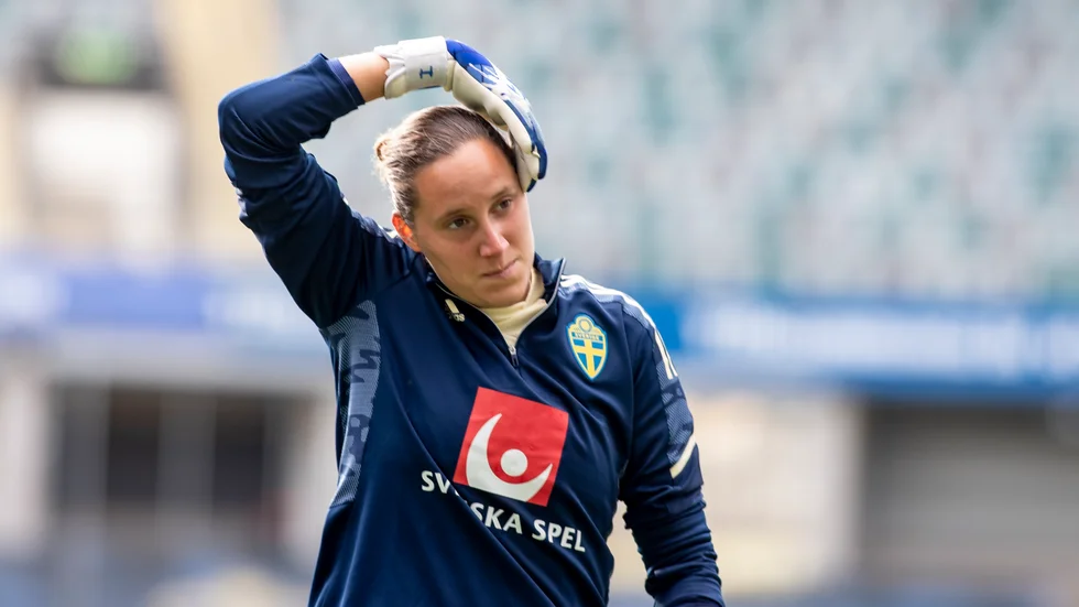 I höstas var Emma Lind med när landslagets samlades. Men nu står hon utanför. Och hon tror därmed att hennes chanser att få spela VM är små. 