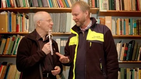 LYCKA TILL. Tidigare ständige sekreteraren för Kungliga vetenskapsakademin, professor Gunnar Öquist överlämnade nyckeln till Abisko naturvetenskapliga station till platschefen Christer Jonasson.
