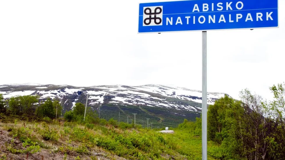 Kritik. Från och med årsskiftet gäller nya regler i bland annat Abisko nationalpark. De nya bestämmelserna har ifrågasatts av bland annat Svenskt Friluftsliv som menar att de är för detaljstyrda.