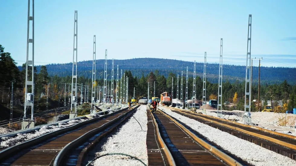 Banan skadad. Det var när ett tåg lastat med järnmalmskoncentrat från Northland Resources körde ut från omlastningsterminalen i Pitkäjärvi som en vagn fick ett hjulaxelbrott.