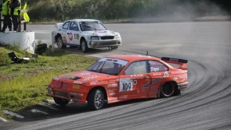 Ettan och tvåan i SM i rallycross i Piteå. Fredrik Tiger, Kalix före Mikael Dahlberg, Lycksele MK.
