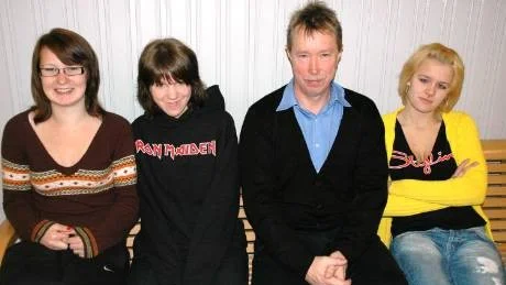 PRAKTIKANTER. Amanda Rönnkvist, Frida Berlin och Angelica Lindvall gör sin praovecka på naturbruksgymnasiet. Det glädjer rektor Mikael Andersson.