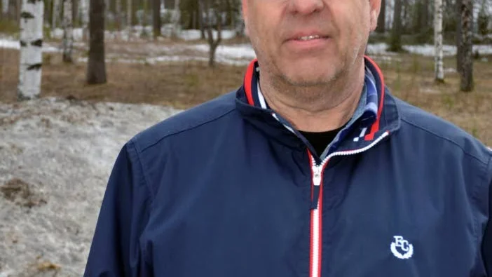 TRAFIKFARLIGT. Eko Nilsson, ordförande i Koskullskulle intresseförening begär nu om åtgärder från Trafikverket och Kommunen för att få lugnar trafikförhållanden i Koskullskulle." Annars kommer det att inträffa olyckor", säger han.