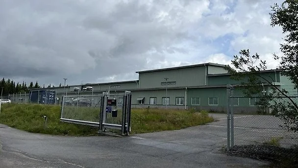 Serverhallen i Porjus som nu ska gå under Kronofogdens auktionsklubba.