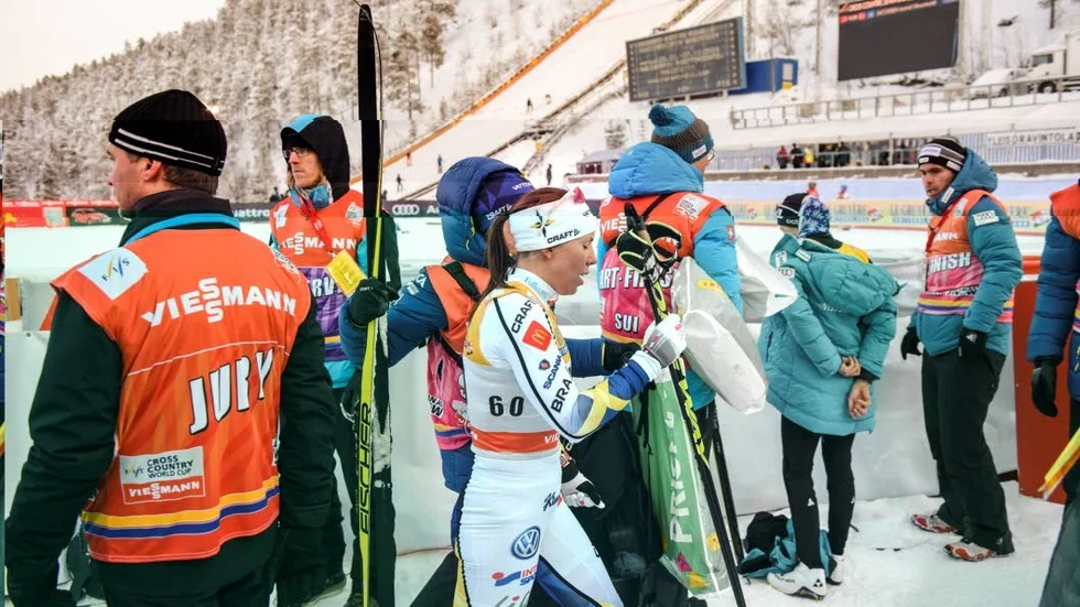Charlotte Kalla efter hennes genomklappning på damernas 10 km i Ruka på söndagen. Kalla slutade på en  75:e plats av 79 startande. 
Foto: Anders WIklund / TT