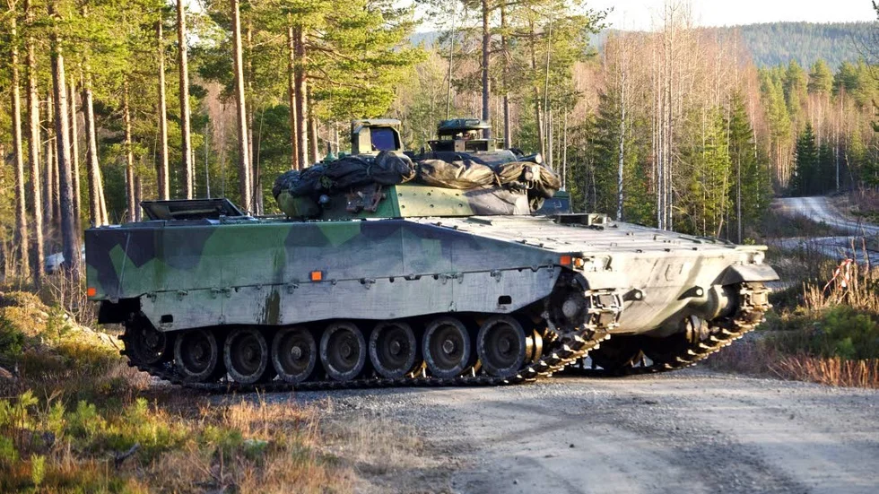 Värnplikt. Enligt regeringens förslag med satsning på extra sex miljarder kronor till Försvarsmakten kan en form av värnplikt återinföras.