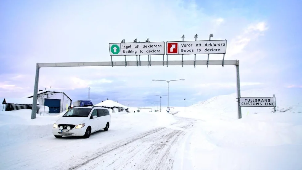 Fisk, öl och sprit. Norska tullen vid Riksgränsen/Björnfjell har gjort stora beslag sista tiden. Bilen på bilden har inget med detta att göra.