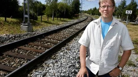 Peter Roslund, hans kommunalrådskollega i Skellefteå och landstingsråden i Norrbotten och Västerbotten går raka spåret till näringsminister Maud Olofsson. De erbjuder sig förskottera 250 miljoner kronor för att säkerställa det fortsatta planeringsarbetet för Norrbotniabanan. (Arkivbild)
