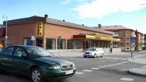 Korpen i Piteå vill flytta in i den obebodda Åhléns-halvan, som stått tom sedan Rocco gick i konkurs med sin klädhandel. Vid sidan av detta har Åhléns ledning uppvaktat Aditro, mitt i stan, för diskussioner om en eventuell rockad av verksamheterna.