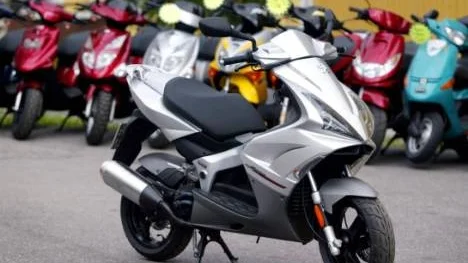 Den som åker fast för att köra trimmad moped hamnar i brottsregistret.
