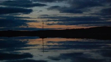 Bilden är tagen i Långträsk, mellan Sjulsmark och Ersnäs.