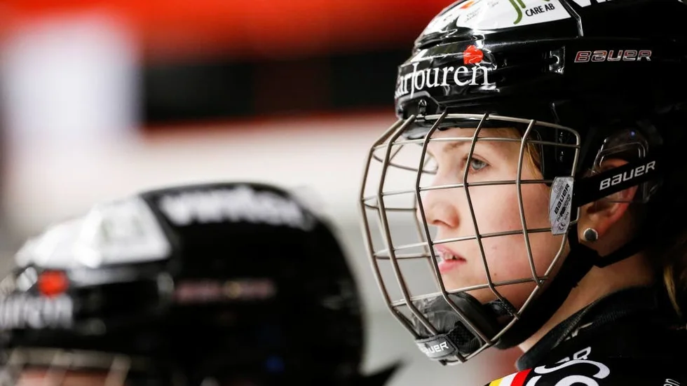 Forwarden. Melinda Olsson, Luleå Hockey/Munksund förlorade första matchen med 0–2.