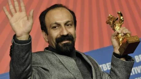 GULDBJÖRN. Asghar Farhadi fick Guldbjörnen för sin film Nader och Simin, en separation.