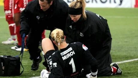 SKADETILLFÄLLET. Stephanie Labbé skadade sig mot Kristianstad för två veckor sedan och nu är det konstaterat en korsbandsskada för Piteåmålvakten.