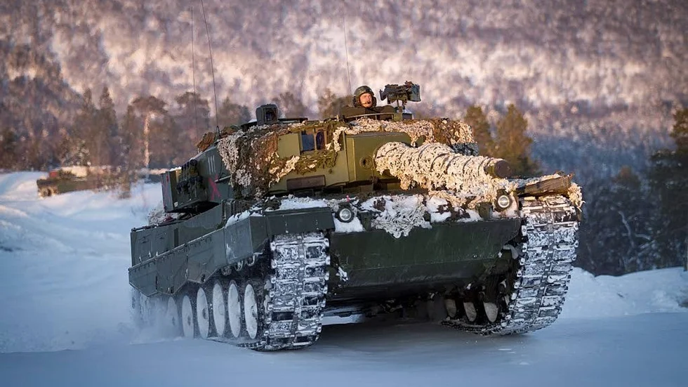Rustar. Norska försvaret satsar 3,6 miljarder kronor på att modernisera sina Leopard 2-stridsvagnar samt att ge armén luftvärn. Huvuddelen av satsningen hamnar i Nordnorge.