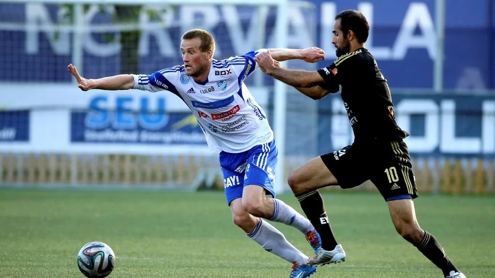 Halvskadad. Vladimir Lazarev lirade med en känning efter en revbensskada mot Nyköping.
