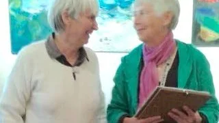 Prisad. Karin Westergren överraskade Märta Nylund.
