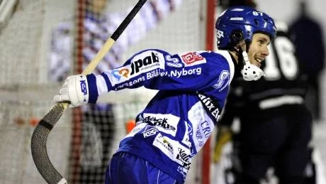 HEMMAFEST. Petter Hahne var tillbaka på Nyborgsvallen och firade genom att göra mål.