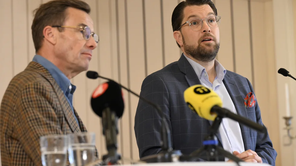 Statsminister Ulf Kristersson (M) och Sverigedemokraternas partiledare Jimmie Åkesson besöker i dag ett äldreboende i Vellinge.