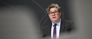 Strömmer utesluter inte fängelsefartyg