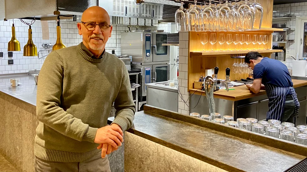 Samir Pasha har tagit över restaurangen i Stadsparken i Katrineholm.