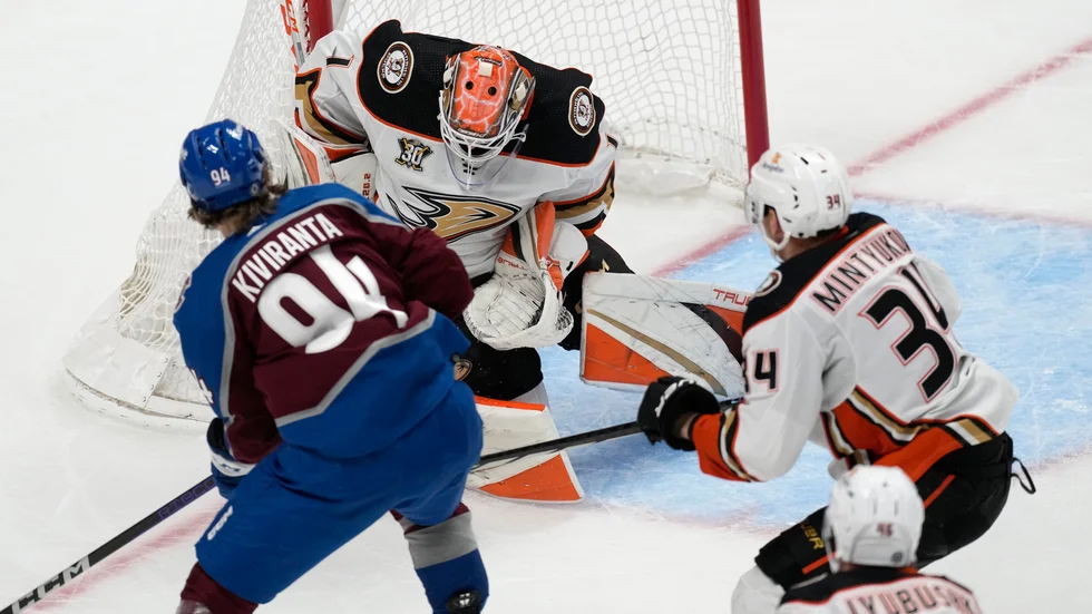 Colorado krossade Anaheim med 8–2.