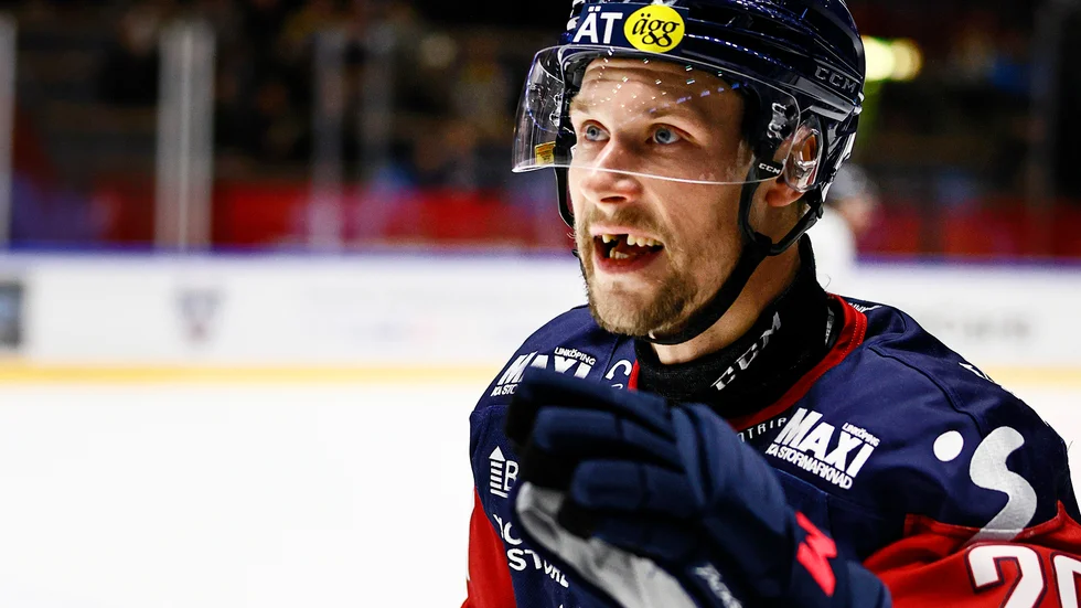 Jasse Ikonen i LHC-tröjan. 