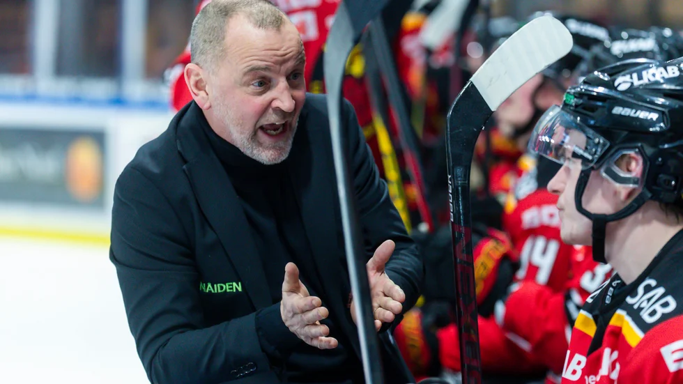 Tränarna och spelarna i Luleå Hockey samlade sig för att få stopp på den usla formen, valde en ny väg framåt och har bara vunnit sedan dess.